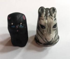 lot 30 image: 2 Bisque Thimbles White Tiger and Panther