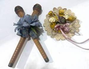 lot 2 image: Cute Wooden Spools Decoration and  Sewing Notions Doily