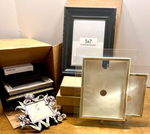 lot 50 image: Collection of Assorted Decorative Picture Frames in various sizes and styles