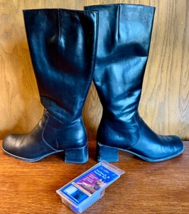 lot 147 image: Sudini Black Leather Tall Boots Size 8.5B with Nubuck & Suede Kit