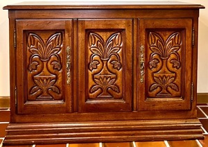 lot 152 image: Vintage Wooden Lowboy Buffet Cabinet with Carved Floral Doors