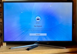 lot 169 image: Samsung 43-Inch LED TV with Remote