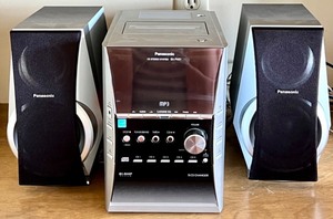 lot 171 image: Panasonic SA-PM31 CD Stereo System with 2 Speakers and 5 CD Changer