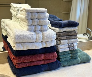 lot 25 image: Large Assorted Towel Collection Bath, Hand, and Washcloths