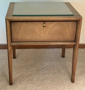 lot 27 image: Mid-Century Wooden End Table with Glass Top and Single Drawer