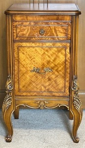 lot 74 image: Vintage Wood Nightstand with Drawer and Ornate Carved Legs
