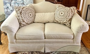 lot 127A image: Daytons Upholstered Loveseat with Neutral Patterned Accent Pillows #2
