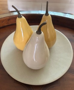 lot 128 image: Set of 3 Ceramic Decorative Pears on Plate