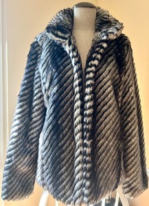 lot 137 image: Baciano Faux Fur Striped Jacket Size Small