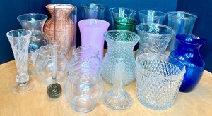 lot 139 image: Collection of 19 Assorted Glass and Ceramic Flower Vases