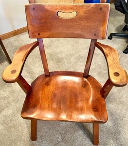 lot 216 image: Cushman Colonial Creation Bennington VT Solid Wood Arm Chair