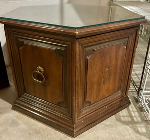 lot 277 image: Vintage Hexagonal Wood End Table with Glass Top