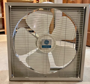 lot 282 image: GE 3-Speed Box Fan with Metal Frame