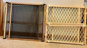 lot 290 image: Set of 2 Adjustable Wooden Safety Gates