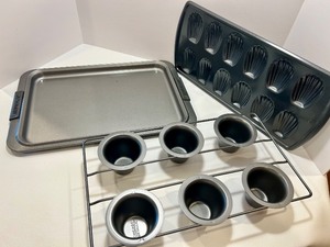 lot 350 image: Lot of 3 Nonstick Bakeware Pieces - Cookie Sheet, Madeleine Pan, Popover Pan