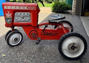 lot 119 image: Vintage Sears Diesel TRAC Ball Bearing Pedal Tractor