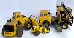 lot 307 image: Vintage Tonka Construction Vehicles Collection - Loader, Crane, Road Roller