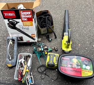 lot 325 image: Toro Super Blower Vac Model 51582 Bundle with Melnor Sprinkler and Garden Tools