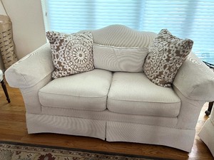 lot 127A image: Daytons Upholstered Loveseat with Neutral Patterned Accent Pillows #2