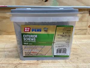 lot 134 image: Grip Rite 5030226 25 lbs No. 10 Wire x 3.5 in. PrimeGuard Plus Star Flat Head Deck Screws