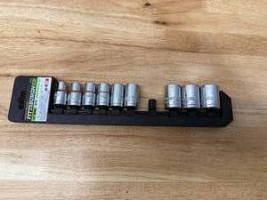 lot 64 image: Pittsburgh PRO 67919, High Visibility 12 Drive SAE Chrome Socket Set (08112511)