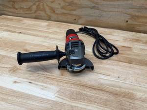 lot 172 image: Bauer 4-12 Heavy Duty Angle Grinder (08132530)