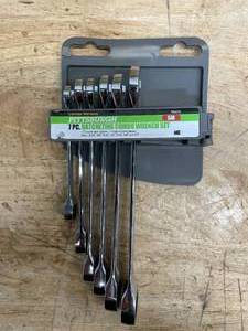 lot 205 image: PITTSBURGH SAE Ratcheting Combination Wrench Set, 7-Piece (08142519)