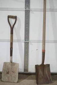 lot 17 image: Spade Shovels 2ct