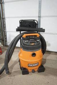 lot 20 image: Rigid Shop Vac and accessories