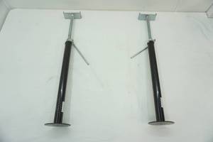 lot 52 image: Stabilizer Jacks 2ct