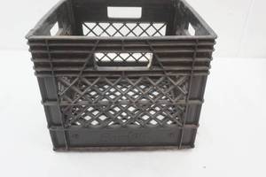 lot 64 image: Borden Milk Crate