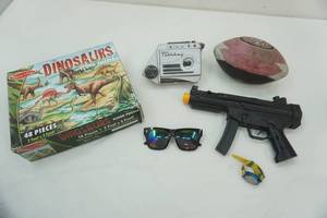 lot 127 image: Childrens toys