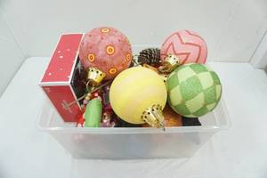 lot 171 image: Lot of Christmas & Halloween Decorations