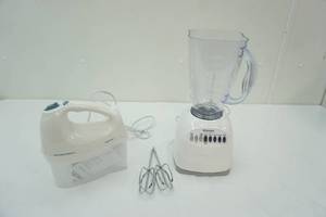 lot 175 image: Hamilton Beach Mixer & Osterizer Blender (no cover)