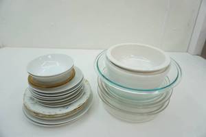 lot 180 image: Plates & Cooking Bowls