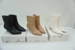lot 224 image: New Womens Boots Size 6