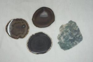 lot 250 image: Sliced Agates (4ct)