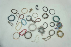 lot 261 image: Jewelry Lot 30 Bracelets