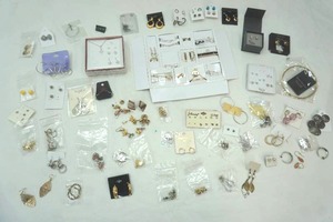 lot 265 image: Jewelry Lot variety
