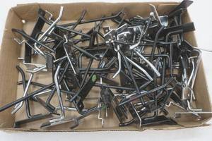 lot 325 image: Slatwall Hooks