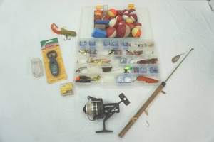 lot 327 image: Variety of Fishing Tackle & Organizer