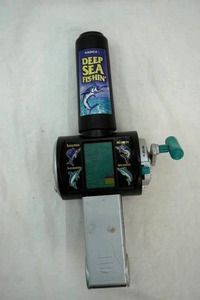lot 328 image: Deep Sea Fishing Handheld Game
