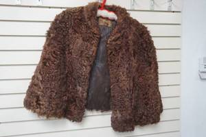 lot 354 image: Vintage American Fur Cape