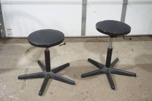 lot 364 image: Mechanics Adjustable Stools (2ct)