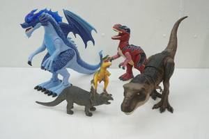 lot 367 image: Dinosaurs and Dragons