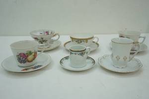 lot 372 image: Vintage China
