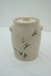 lot 385 image: USA Antique Cookie Jar