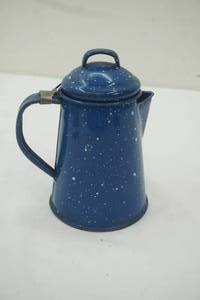 lot 389 image: Small Blue Enamelware Coffee Pot with lid 5.5 tall