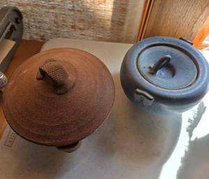 lot 61 image: Set of 2 Handmade Lidded Stoneware Pots