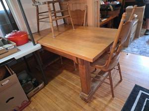 lot 70 image: Wood Dining Table with 4 Matching Wooden Chairs